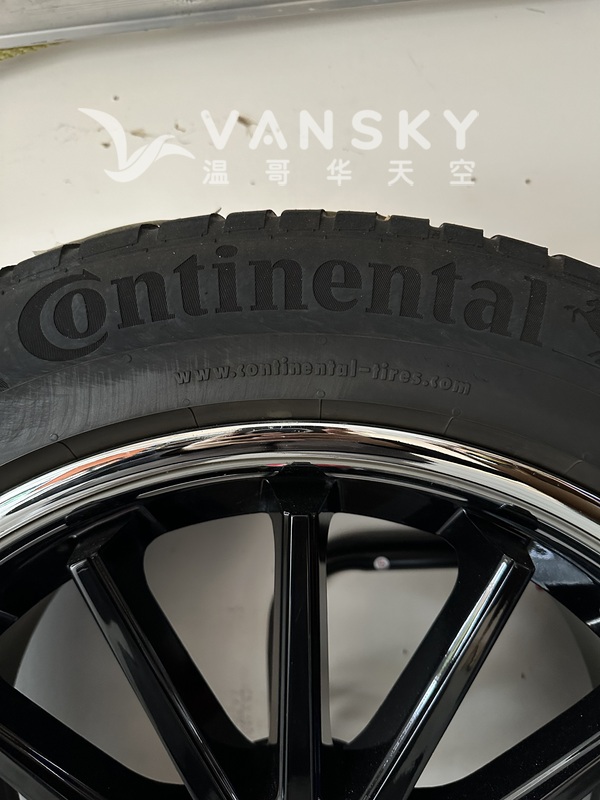 高性能冬天轮胎（雪胎）连高级铝合金轮毂出售