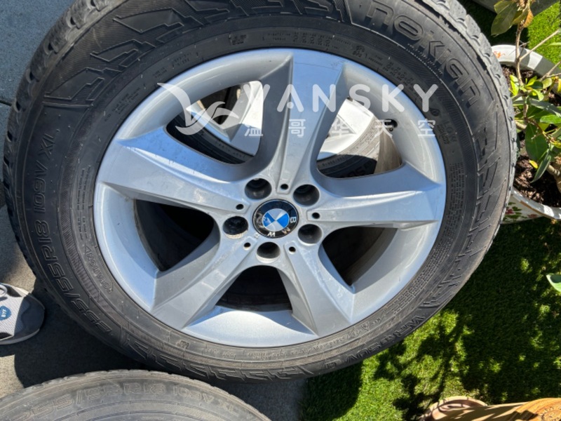 急转让宝马X 5冬季雪胎