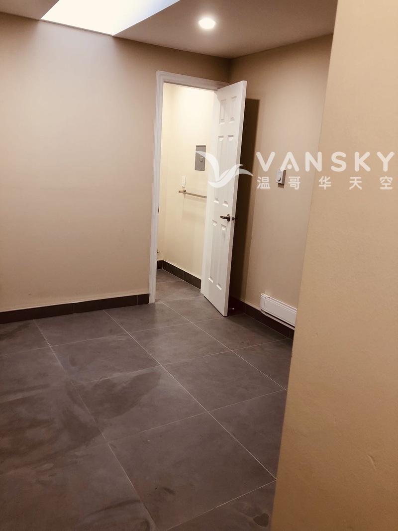 Surrey 两房一厅出租