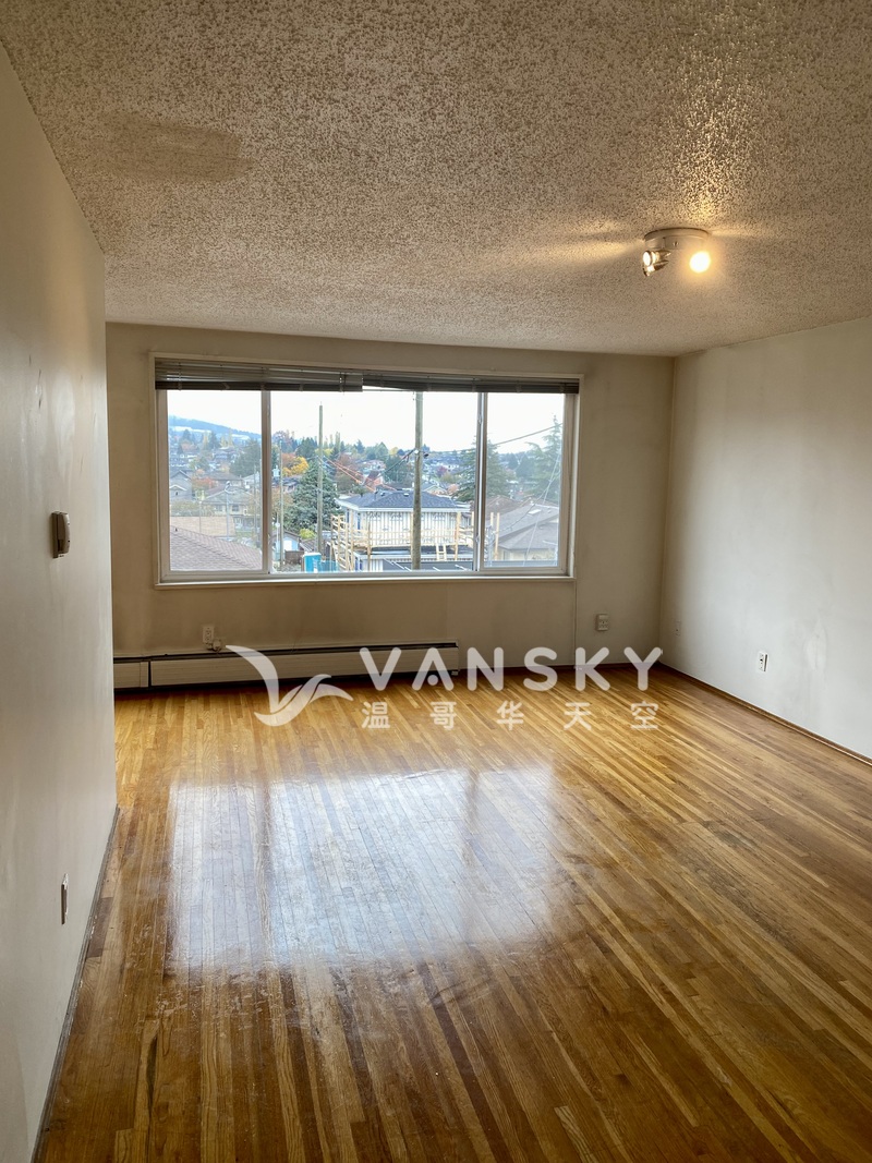 本拿比一房一廳850呎室內溫水泳池公寓