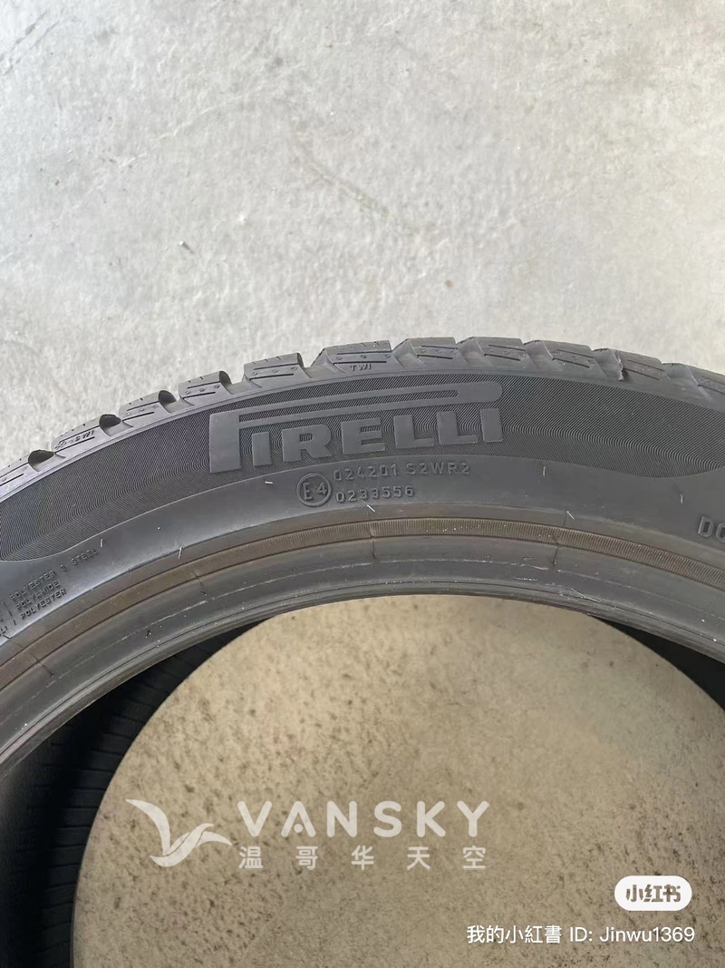 出4条Tesla model 3 雪胎