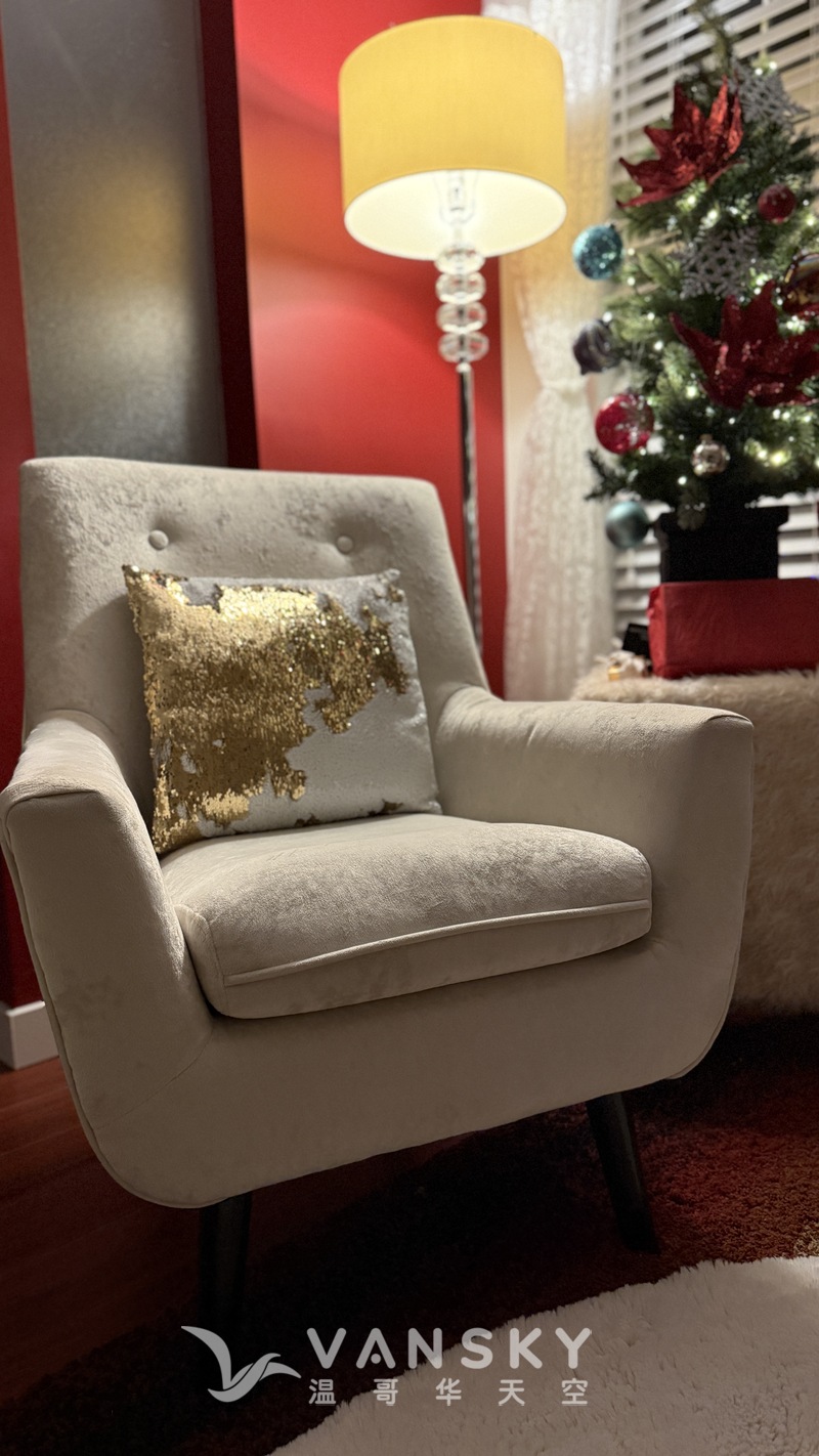 出九成新单人沙发、儿童滑雪单板和鞋整套。