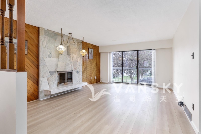 本拿比 Burnaby Heights 独立屋楼上3房1.5卫出租