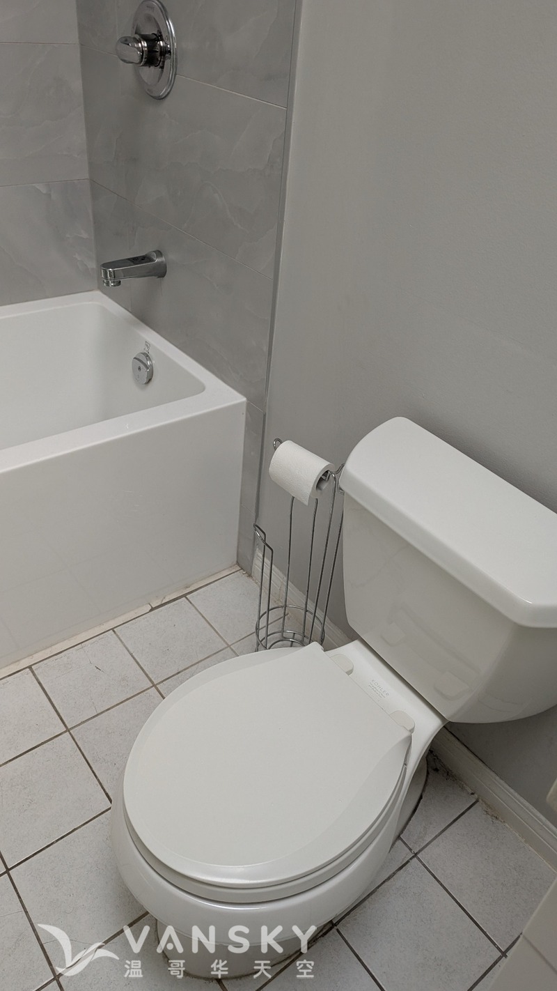 HOUSE楼上全新装修大主卧出租