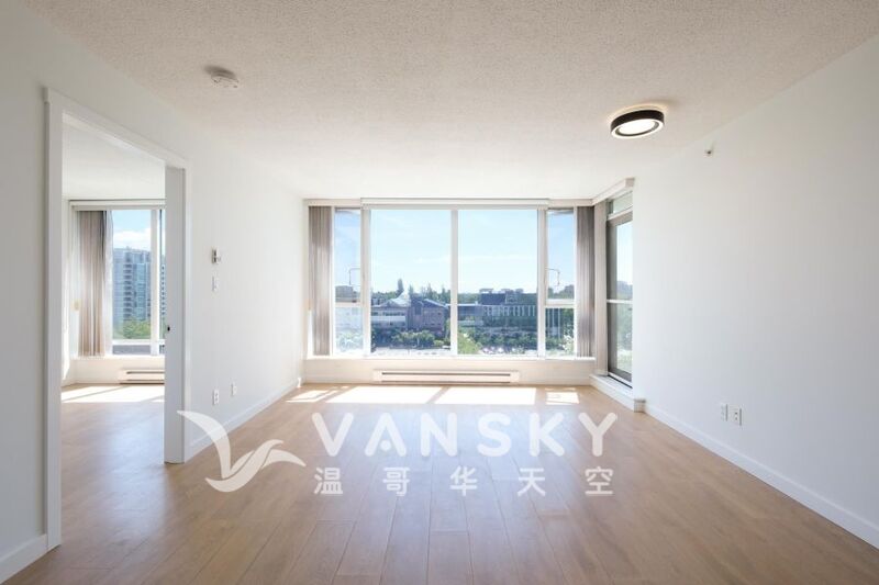 列治文市中心 两室两全卫高层公寓出租