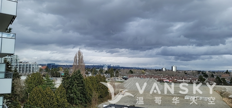 列治文近天车新公寓8楼2房1卫