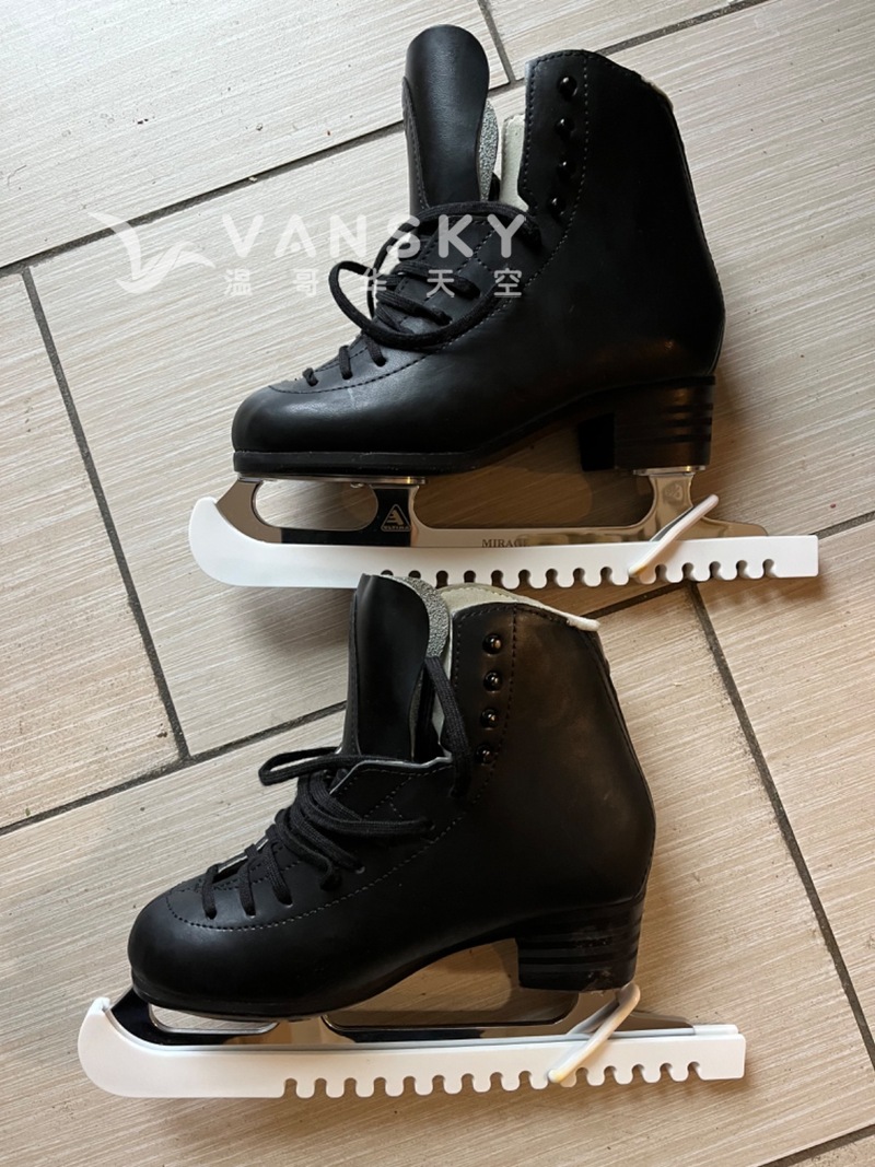 冰鞋、旱冰鞋、头盔、汽车坐垫