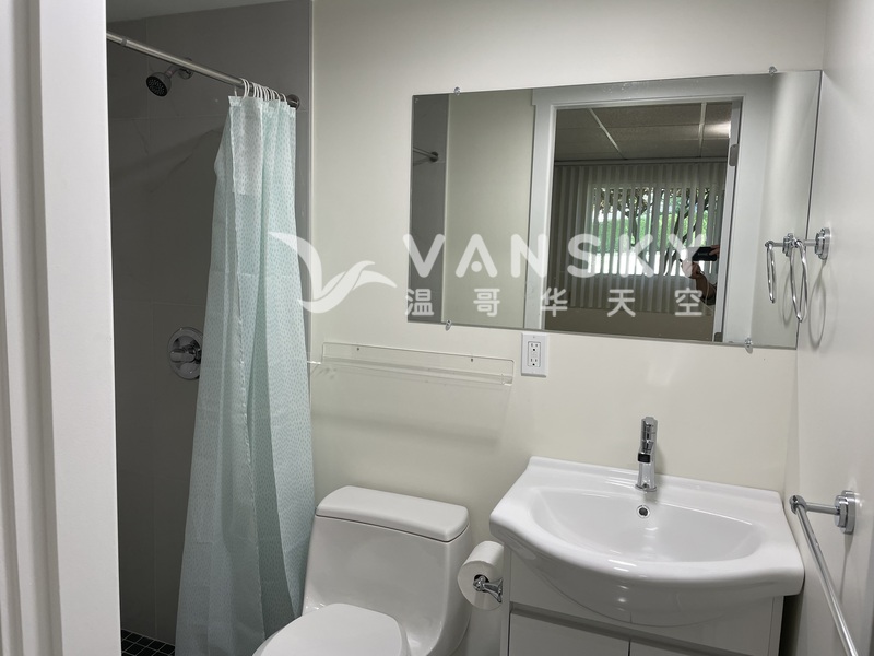 近sfu，独立卫生间套房，限男生