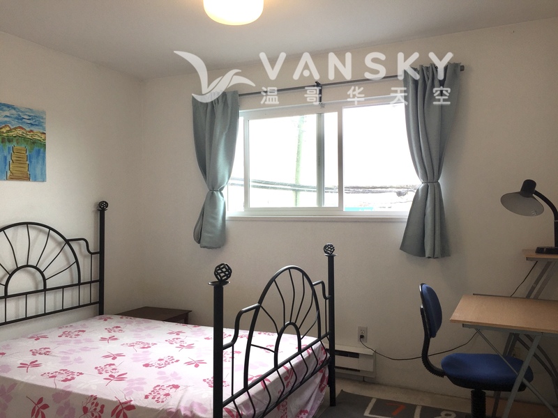 温哥华西区独立屋楼上2个单间长短租随时入住