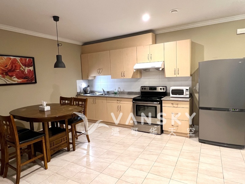 本拿比Metrotown 中心，半地下2房1卫1厨 1厅，拎包入住