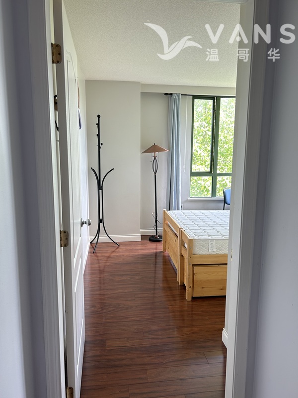 烈治文高层柏文单房分租