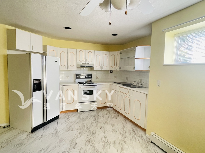 本拿比独立出入带健身房与洗手间一卧室2厅大房出租