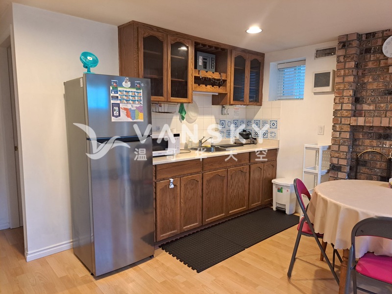 西區1房1廁獨立出入basement 出租