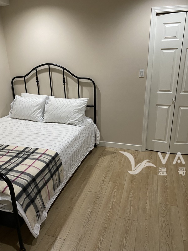 近Edmonds公車站獨立屋半地下單間分租