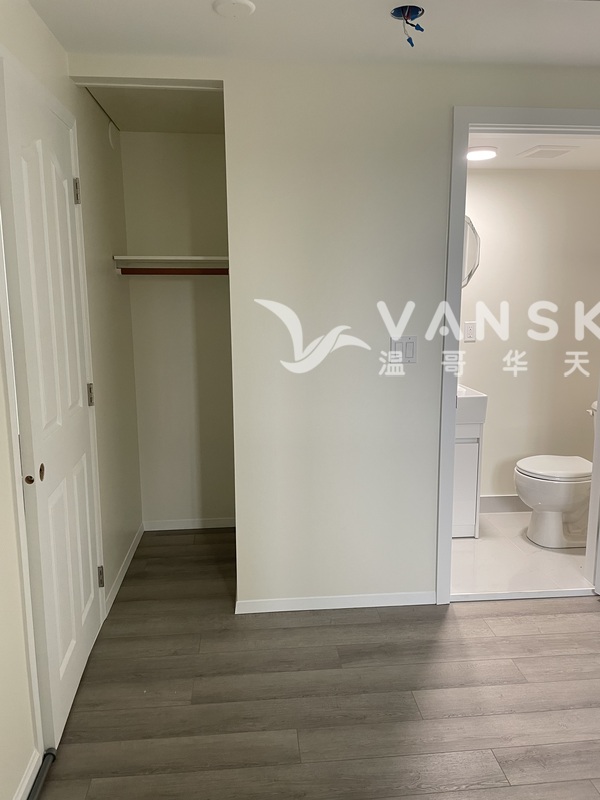 近SFU,独立卫生间套房，限男学生