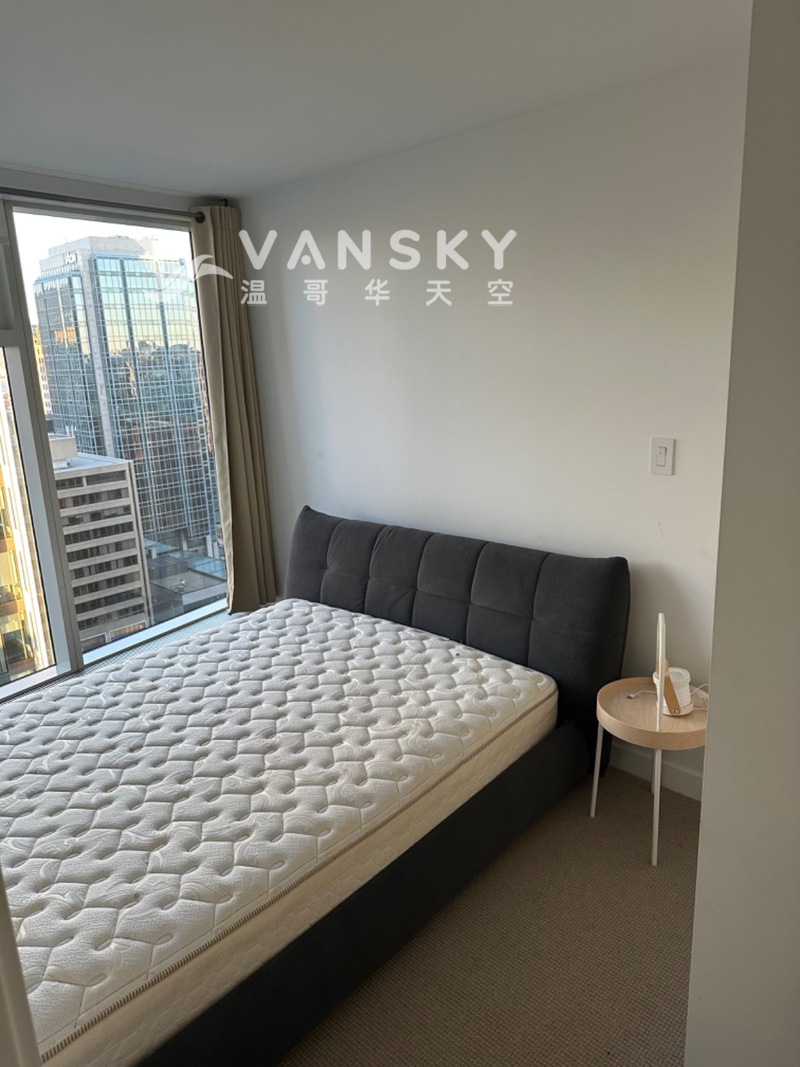 温哥华downtown 1房1den 