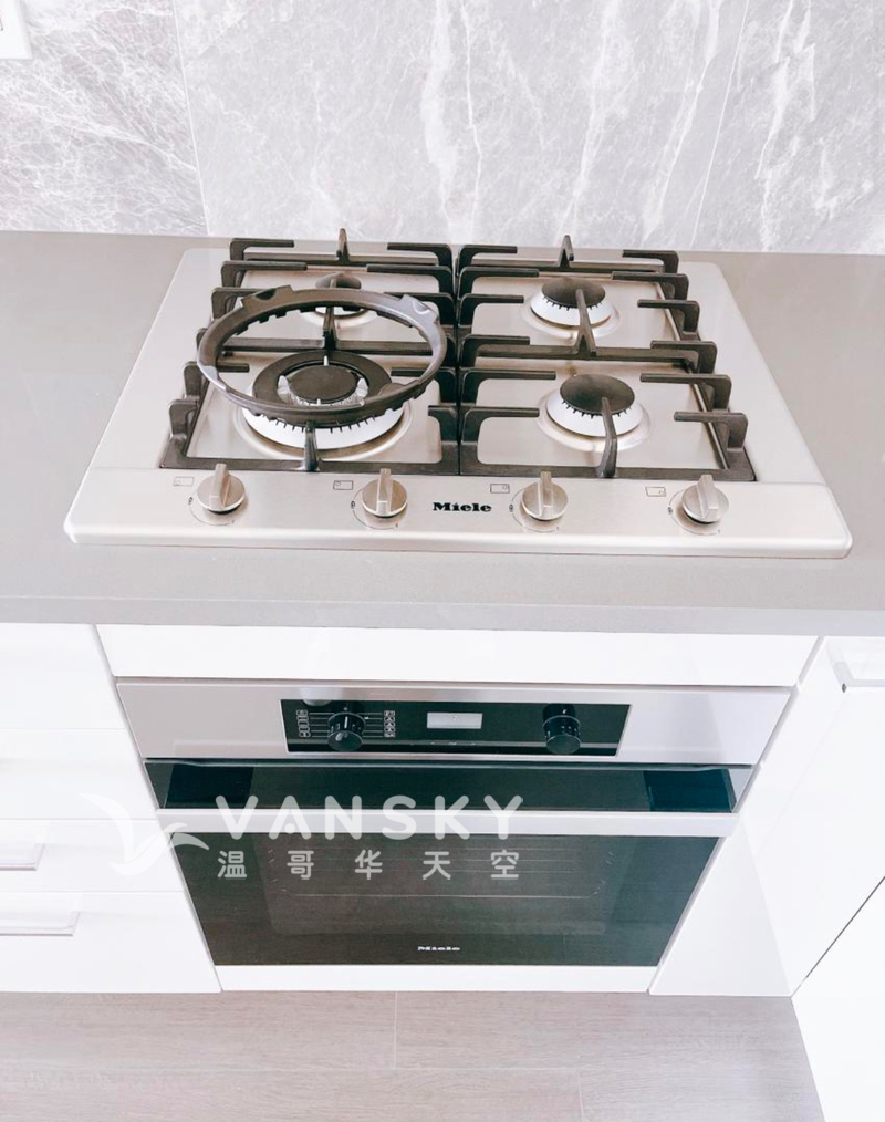 列治文Aberdeen天车站旁新Studio出租