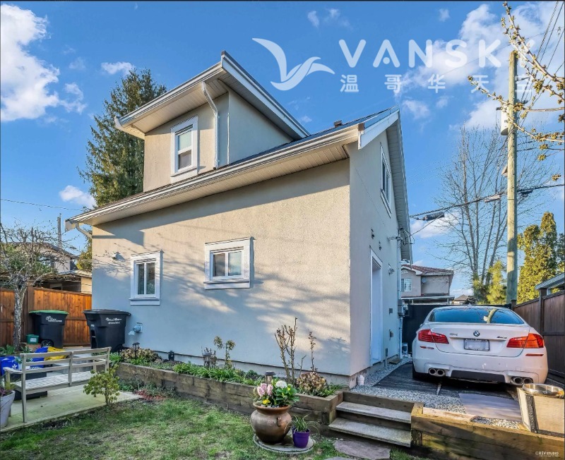 Langara大学对面街后巷楼上房间出租