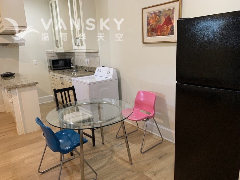 Metrotown 独立出入一室一厅长短租