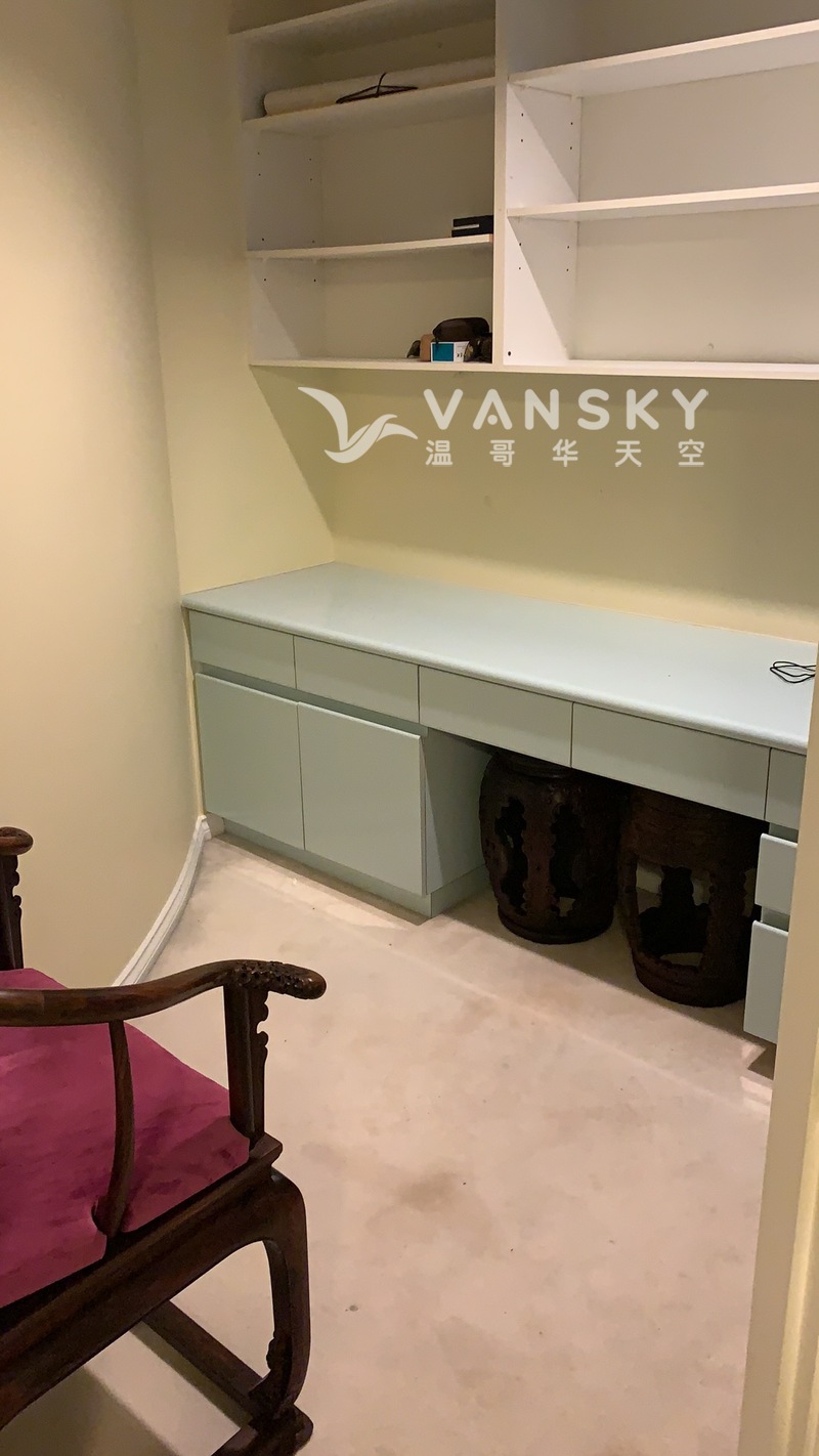 列治文三号路旁大宅出租套房