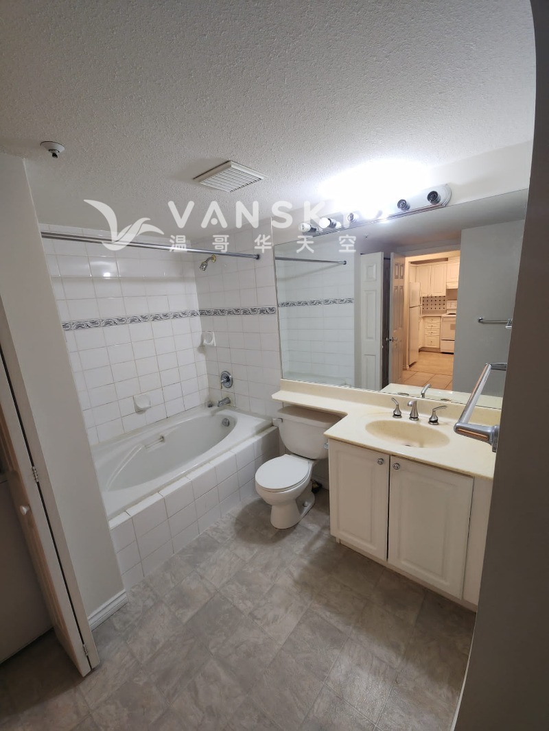 250306152246_condo-washroom.jpg