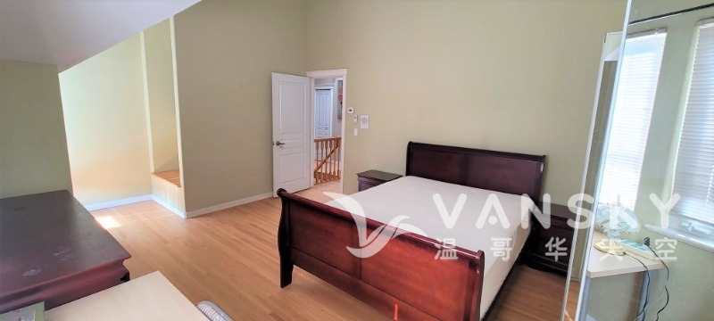 温哥华西区Arbutus特大套房9月出租