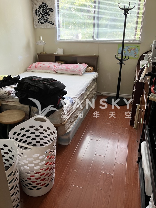 独立出入850，单间750  