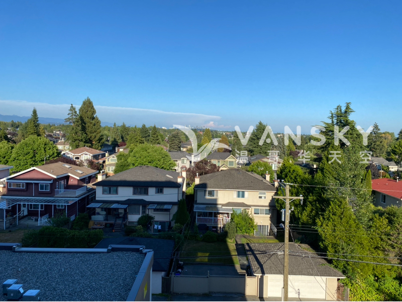 Langara 天车站名校区水泥公寓