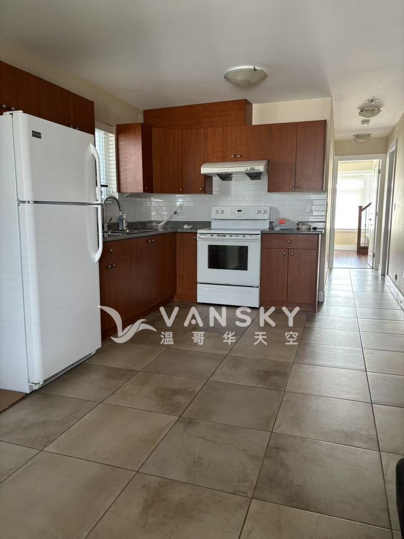 本拿比独栋屋的两房一厅出租