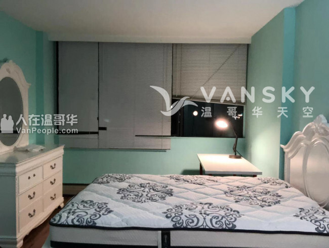 本拿比近Edmond天车站