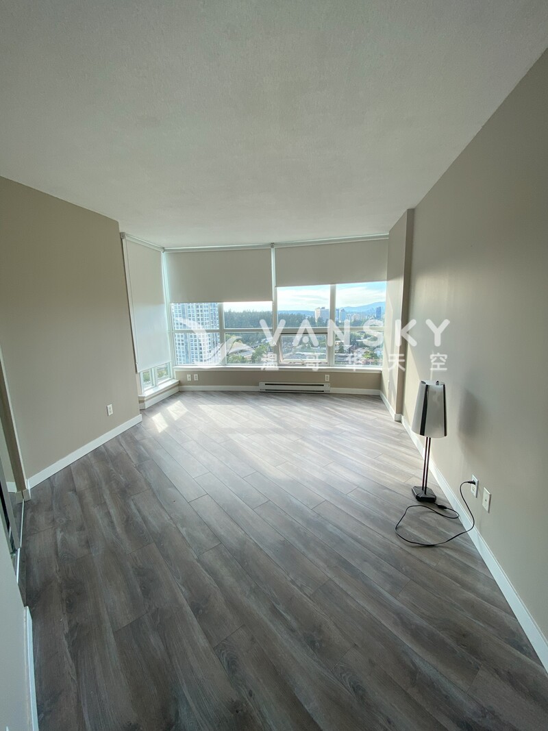 Crystal Metrotown 一房760呎