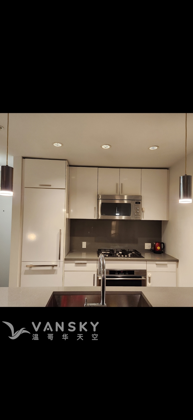 ** 列治文兩房兩廁 **