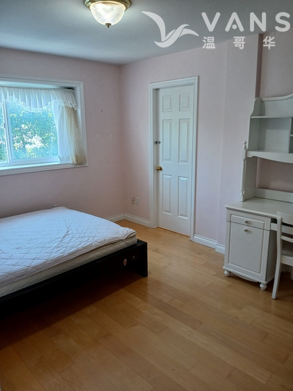 列治文中心生活圈9月房間