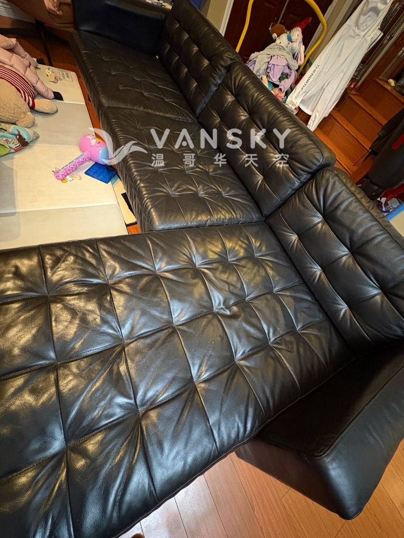 保养很好的皮沙发