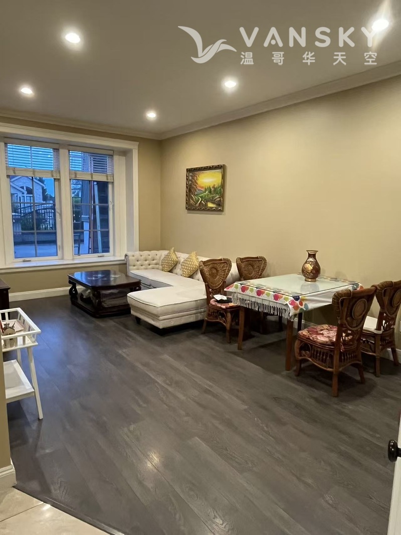 列治文豪华独立两房一厅2650