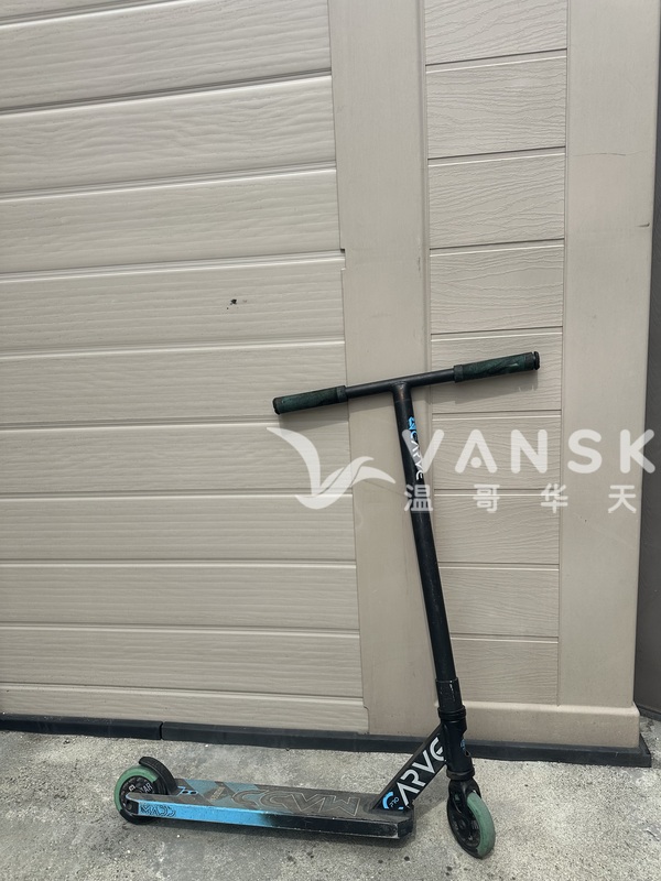 两辆6成新的scooter60刀