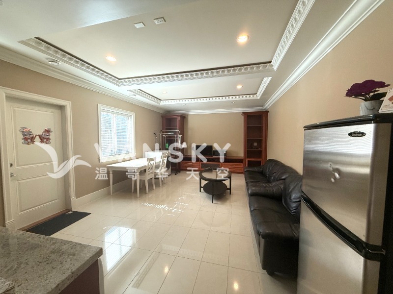 列治文靠近市中心独立屋分租，独立出入