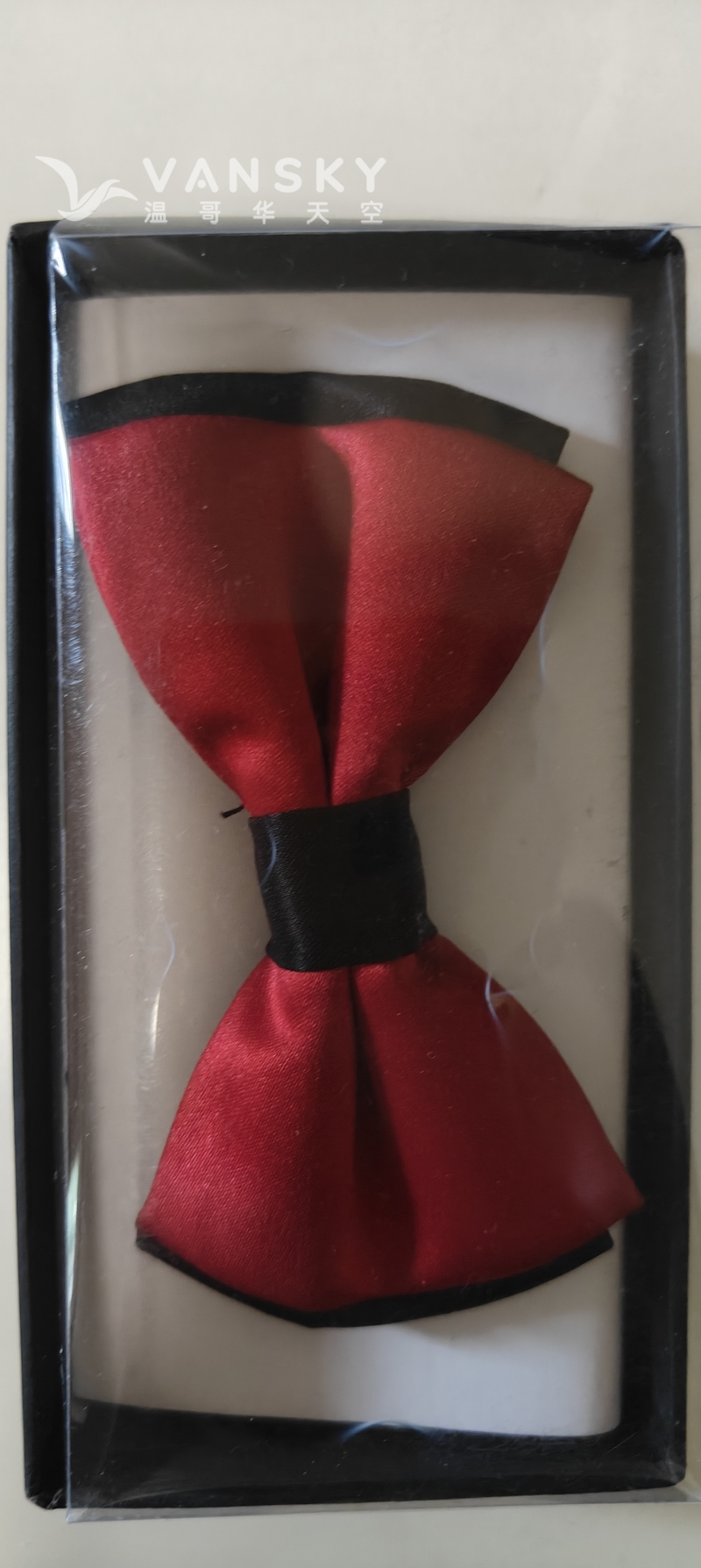 儿童西服一套（含马甲及领带）