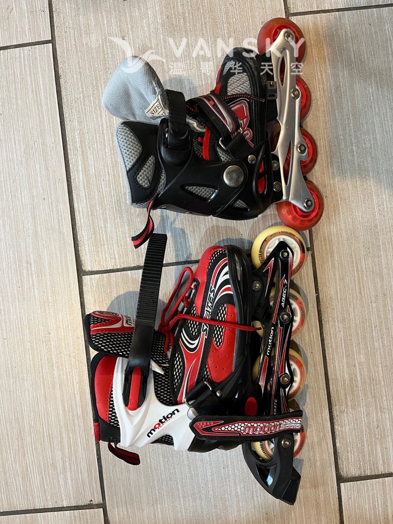 旱冰鞋，头盔，儿童坐垫