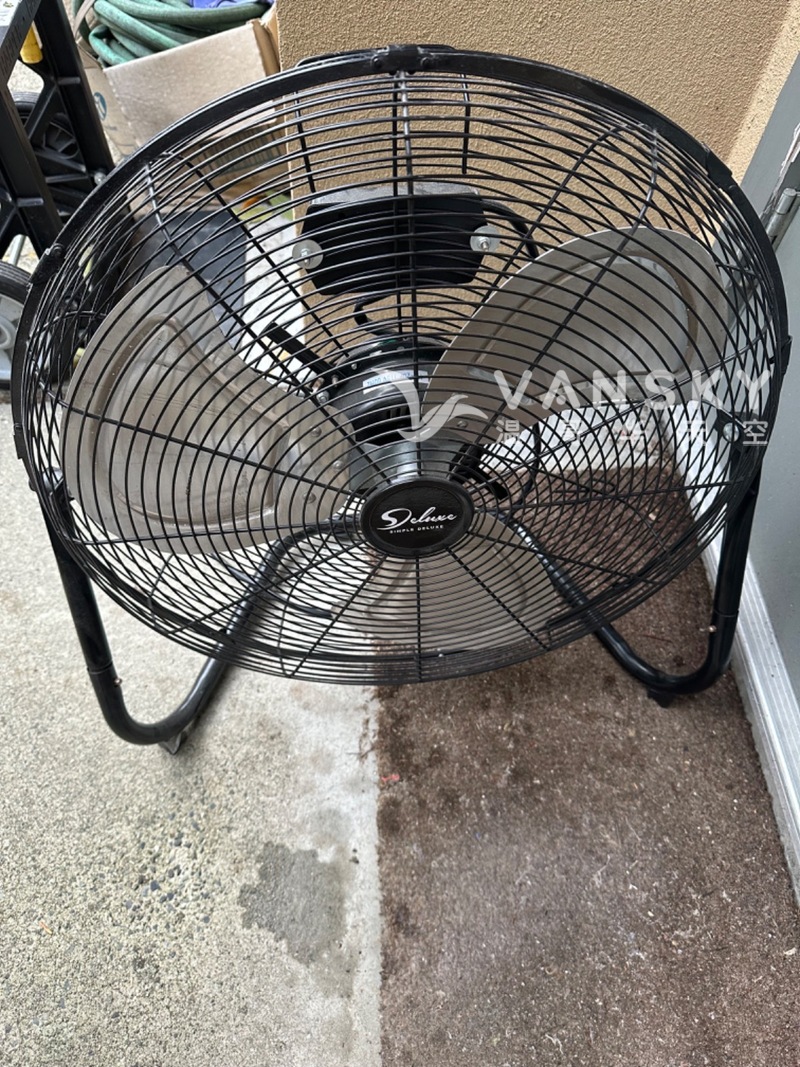 电扇贩售九成新,有两台，每台45