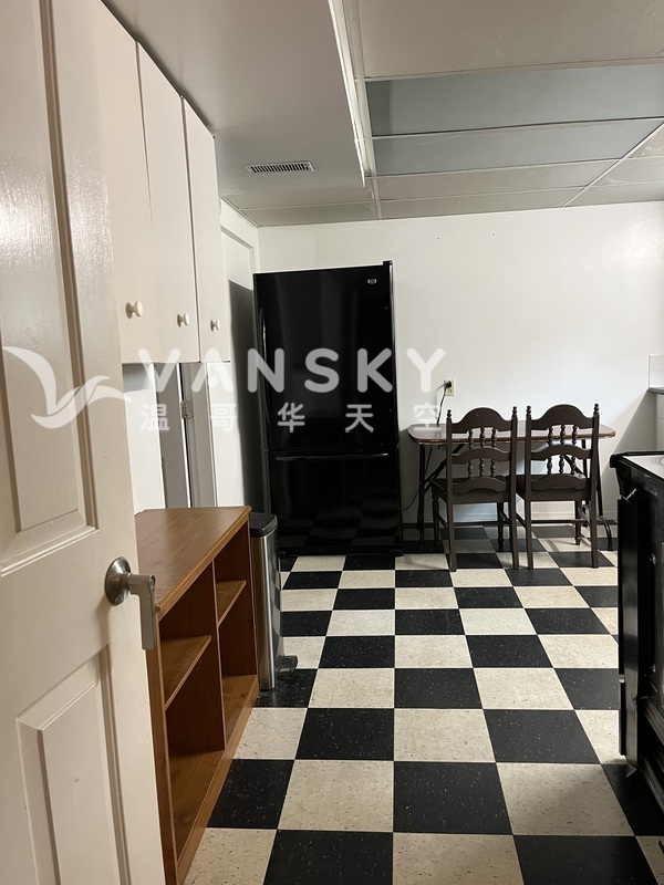 Su素里Guiildford Mall 附近2房1厅套房优惠出租