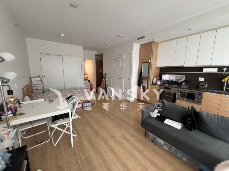 Metrotown station square studio 出租