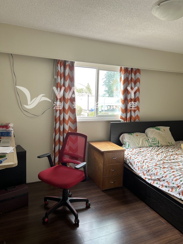 Metrotown 二楼明亮大单房