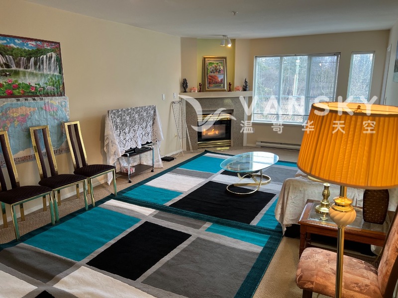 近天车站顶层公寓一房全套和三房全套低价出租