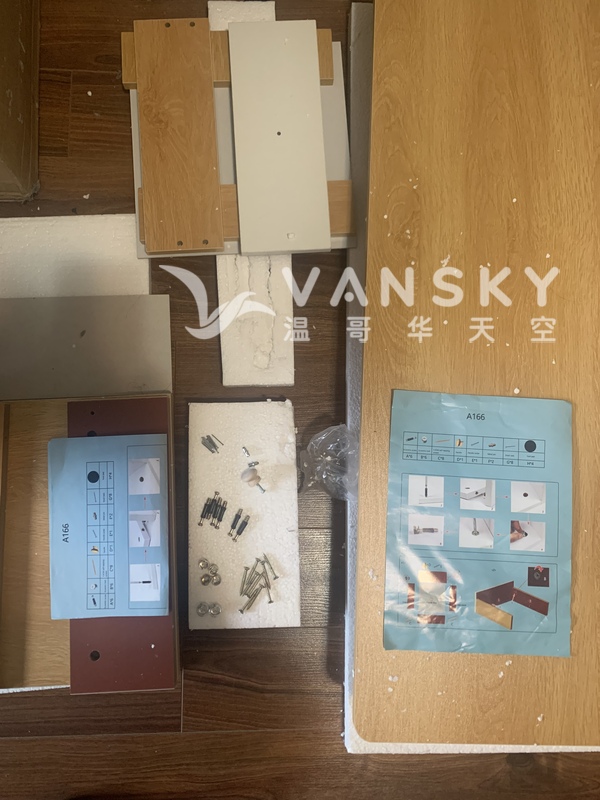 出售全新时尚写字台（茶几） $168 全新摄像头$48