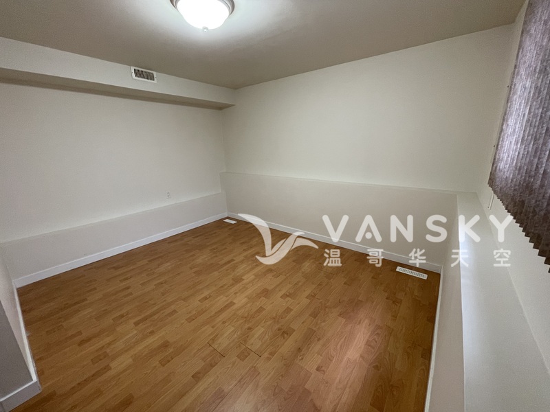 两房一厅 $1680/月 包上网水电