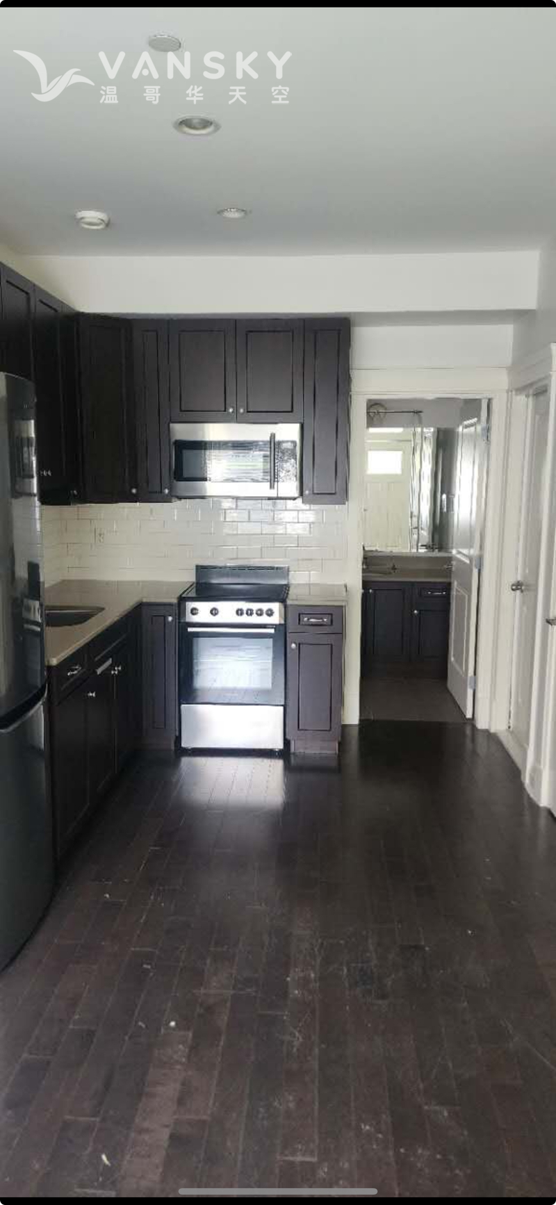 温哥华Macdonald St.@ W15th Avenue 两室一厅