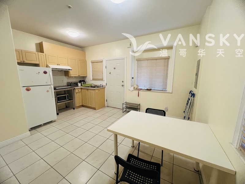 温哥华东区二房一厅一卫