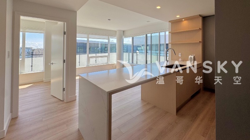 Richmond 天车站全新顶层2房2廁大阳台