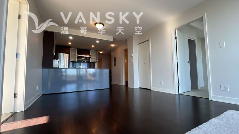 列治文3号路近市政府中心商场天车站图书馆2房2卫1车位高层公寓